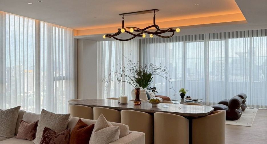For sale 4 bedrooms condo in Khlong Toei, Bangkok