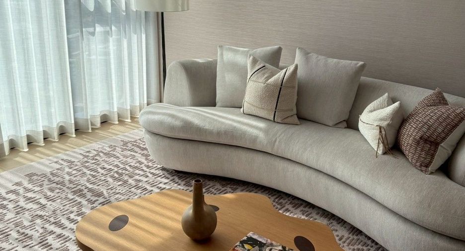 For sale 4 bedrooms condo in Khlong Toei, Bangkok