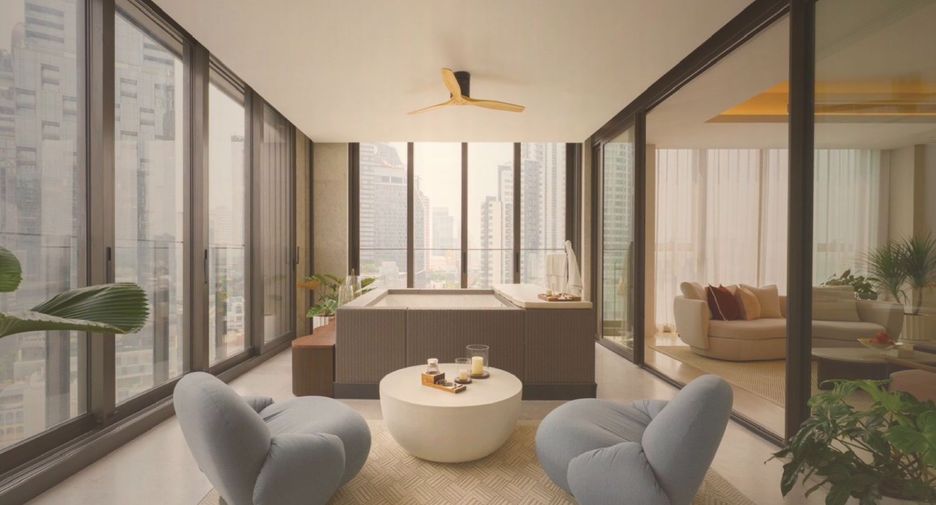 For sale 4 bedrooms condo in Khlong Toei, Bangkok