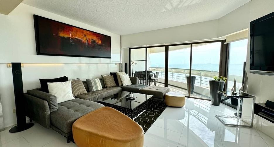 For rent 2 bedrooms condo in Bang Lamung, Chonburi