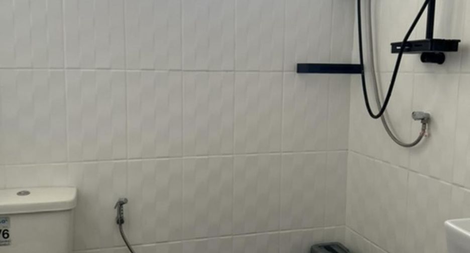 For rent 3 bedrooms house in Watthana, Bangkok