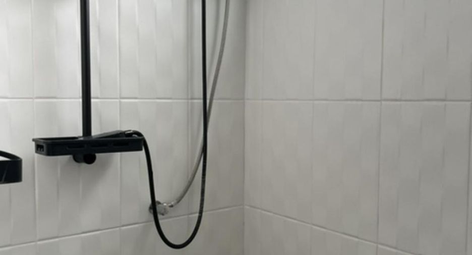 For rent 3 bedrooms house in Watthana, Bangkok