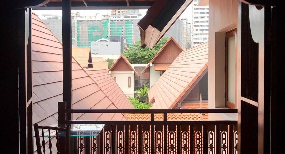 For sale 4 bedrooms house in Chatuchak, Bangkok