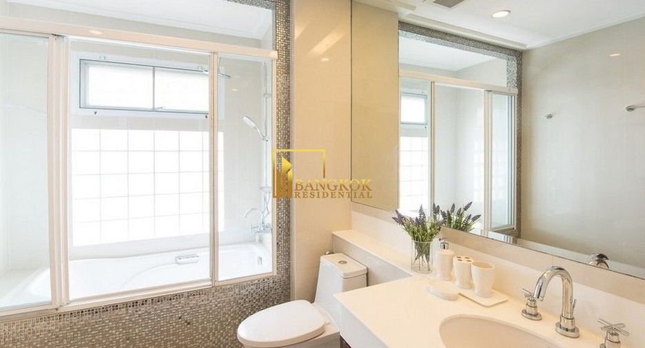 Apartamento en alquiler de 3 habitaciones en Khlong Toei, Bangkok