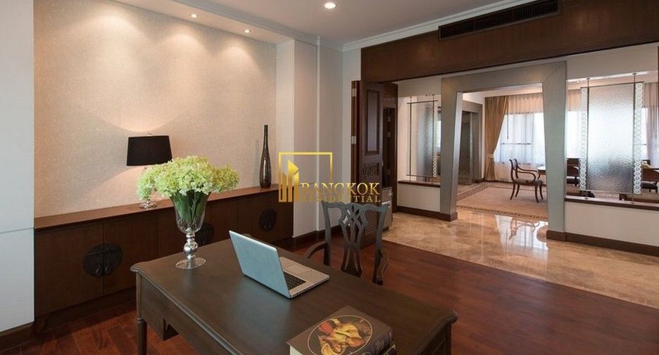 Apartamento en alquiler de 3 habitaciones en Khlong Toei, Bangkok