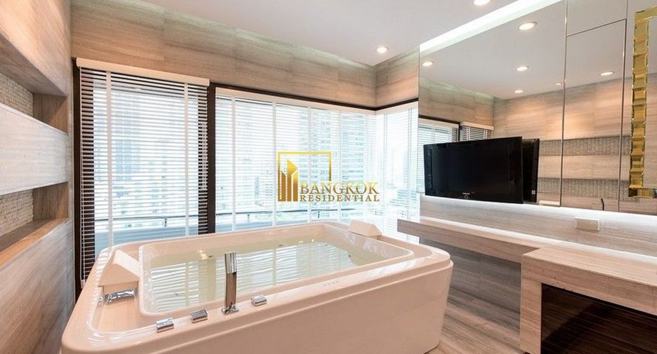 Apartamento en alquiler de 3 habitaciones en Khlong Toei, Bangkok