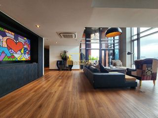 For rent 5 bedrooms condo in Pathum Wan, Bangkok