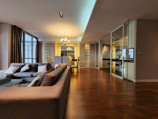 Condo en alquiler de 3 habitaciones en Khlong Toei, Bangkok