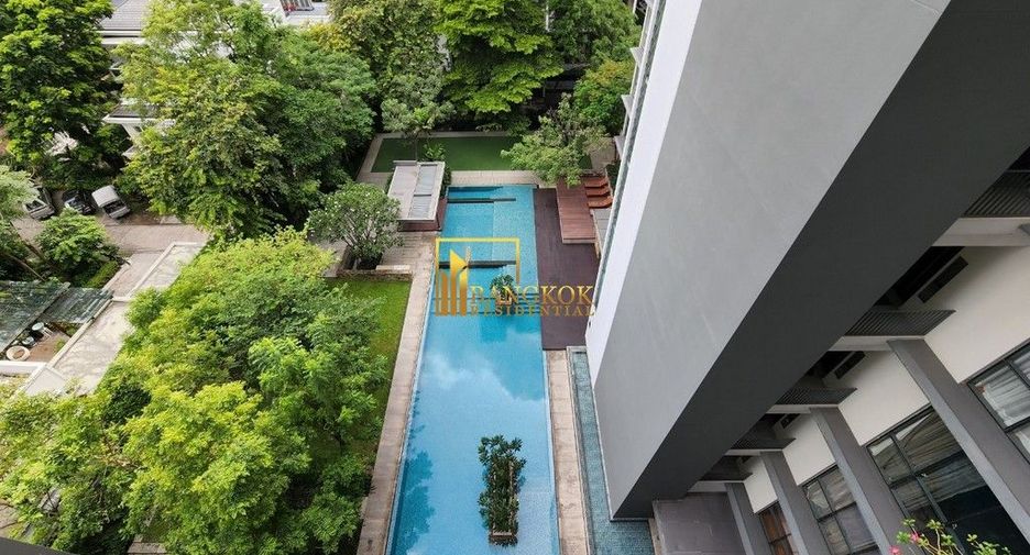 For rent 3 bedrooms condo in Khlong Toei, Bangkok