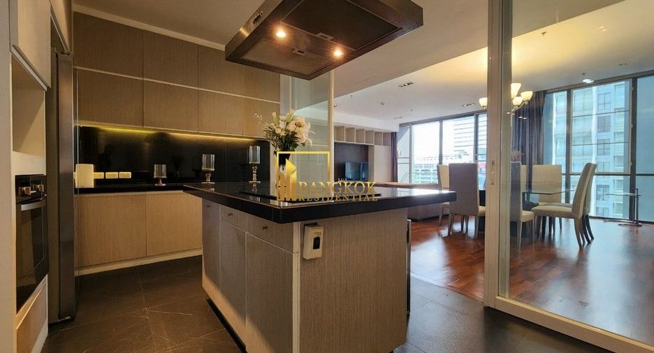For rent 3 bedrooms condo in Khlong Toei, Bangkok