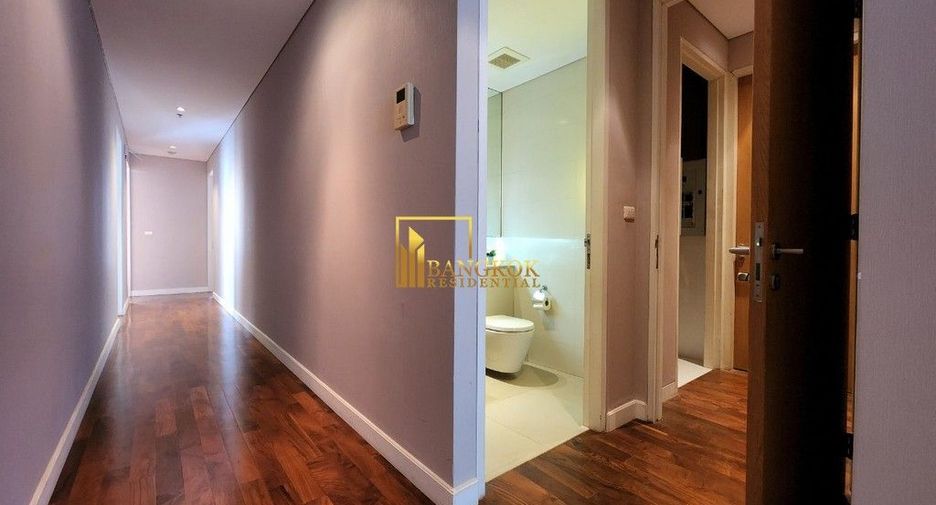 For rent 3 bedrooms condo in Khlong Toei, Bangkok