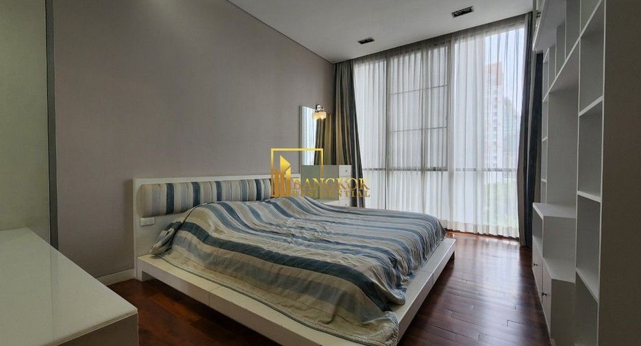 For rent 3 bedrooms condo in Khlong Toei, Bangkok