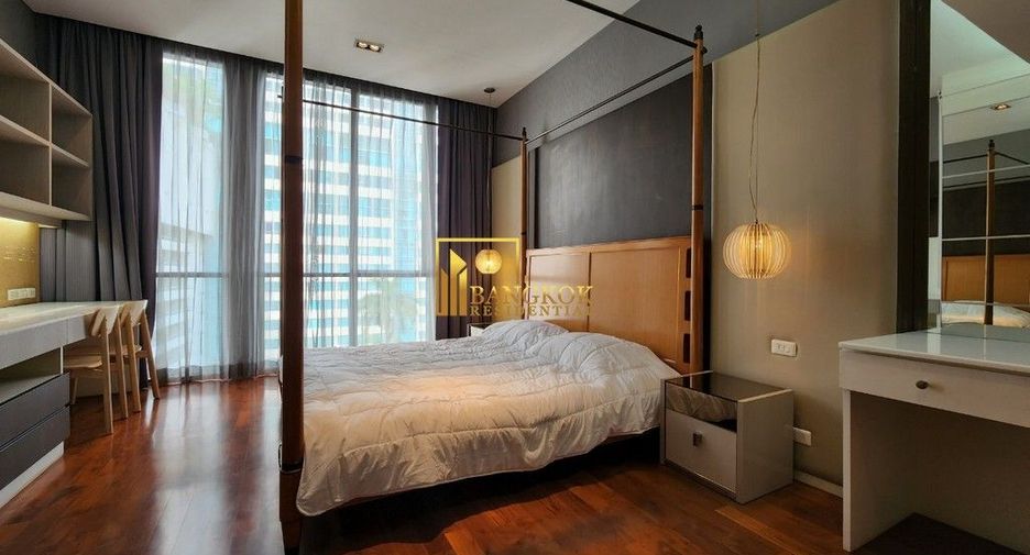 For rent 3 bedrooms condo in Khlong Toei, Bangkok