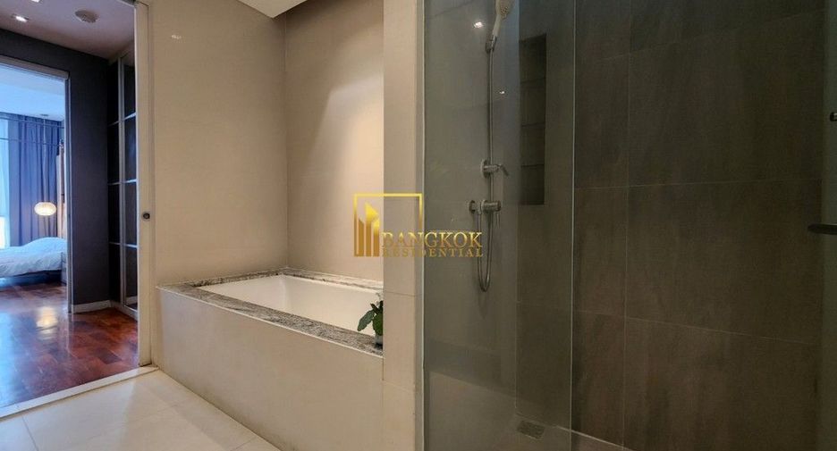 For rent 3 bedrooms condo in Khlong Toei, Bangkok