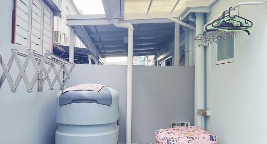 For rent 2 bedrooms townhouse in Prawet, Bangkok