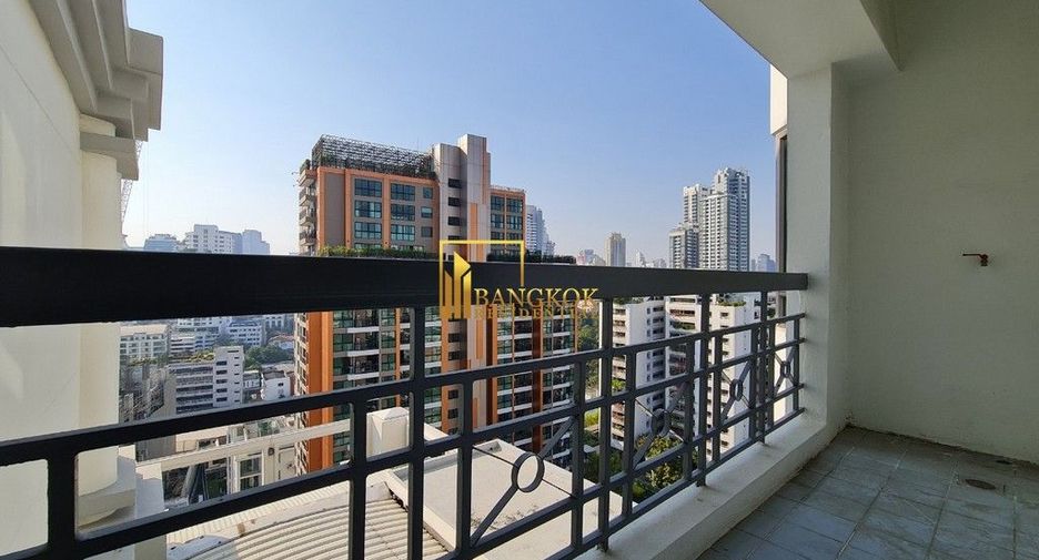 Condo en alquiler de 3 habitaciones en Watthana, Bangkok