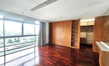 For sale 3 ベッドルーム condo in Watthana, Bangkok