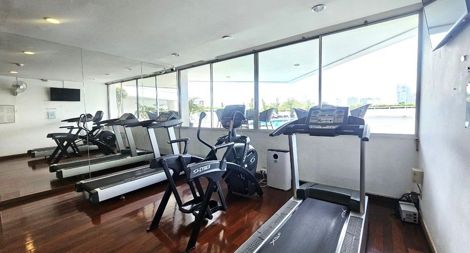 For sale 3 bedrooms condo in Watthana, Bangkok