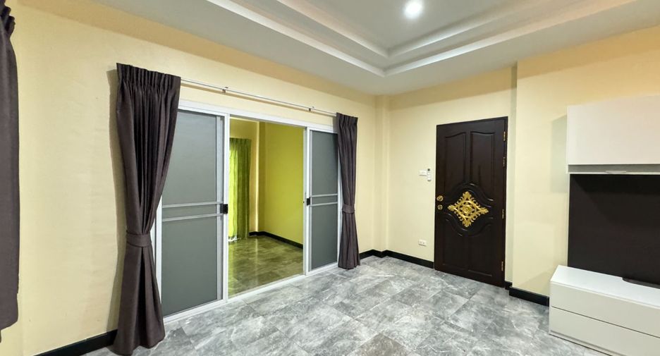 À louer 3 chambres maison à Bang Lamung, Chonburi