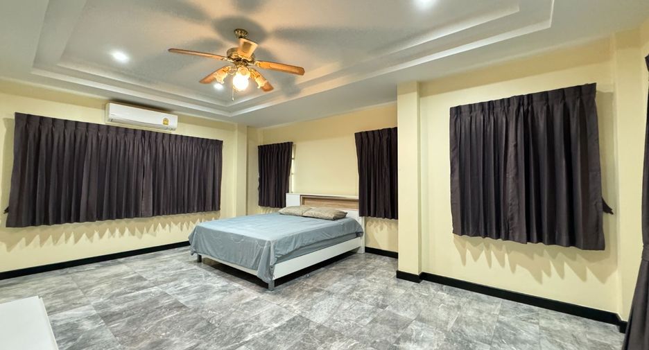 À louer 3 chambres maison à Bang Lamung, Chonburi