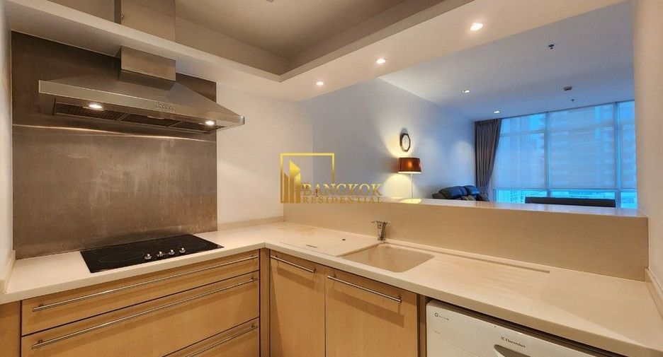 For rent 2 bedrooms condo in Pathum Wan, Bangkok