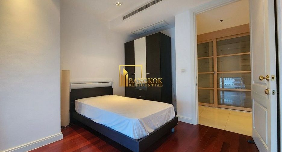 For rent 2 bedrooms condo in Pathum Wan, Bangkok