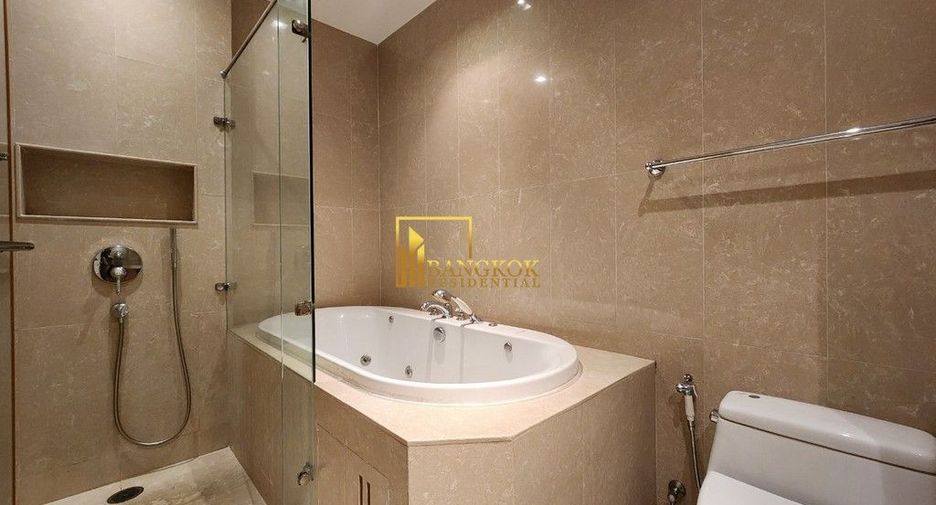 For rent 2 bedrooms condo in Pathum Wan, Bangkok