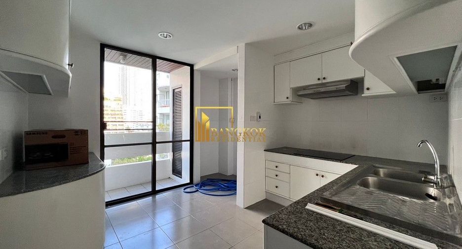 For rent 2 bedrooms apartment in Sathon, Bangkok