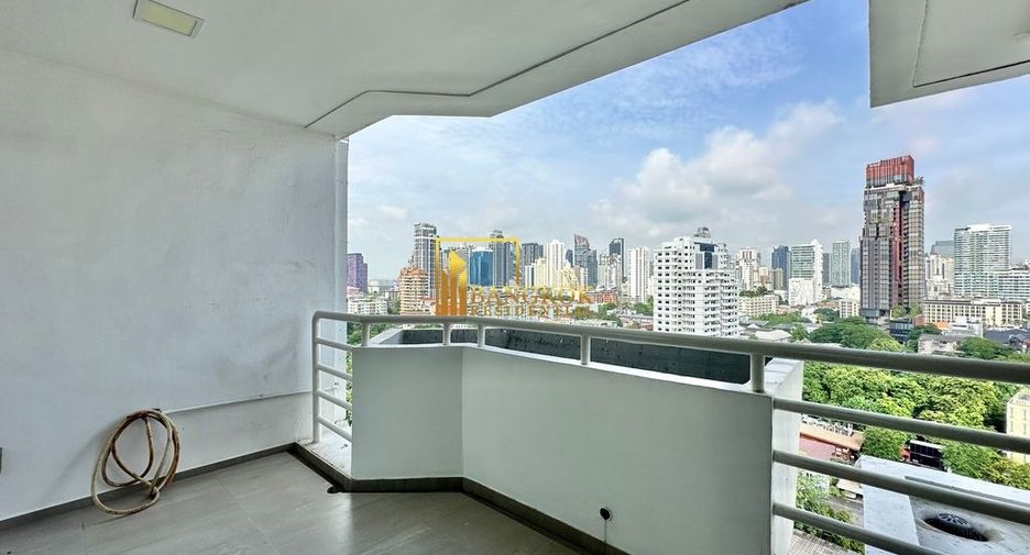 À louer 3 chambres condo à Watthana, Bangkok
