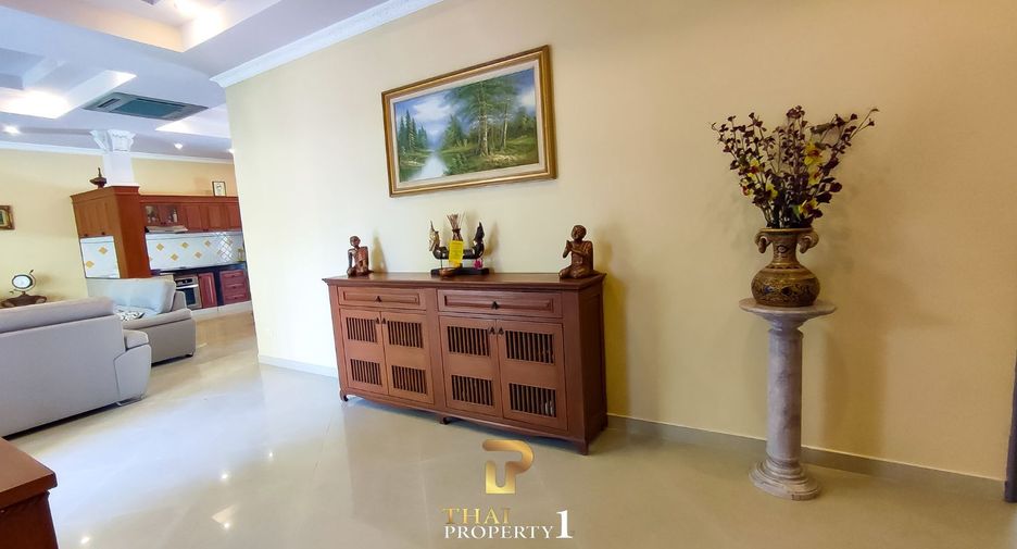 For sale 3 bedrooms villa in Bang Lamung, Chonburi