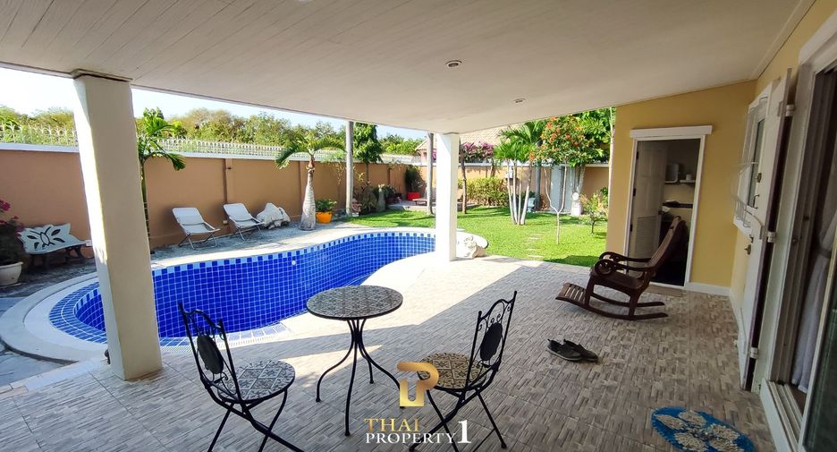 For sale 3 bedrooms villa in Bang Lamung, Chonburi