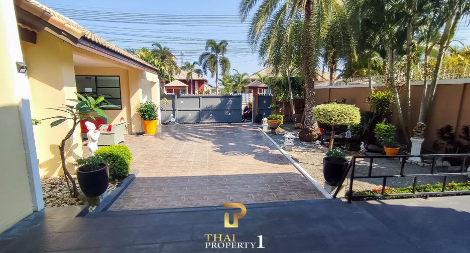 For sale 3 bedrooms villa in Bang Lamung, Chonburi