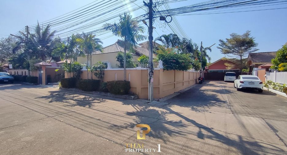 For sale 3 bedrooms villa in Bang Lamung, Chonburi