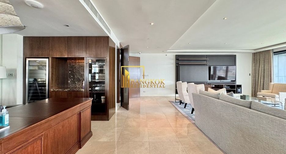 Condo en alquiler de 4 habitaciones en Pathum Wan, Bangkok