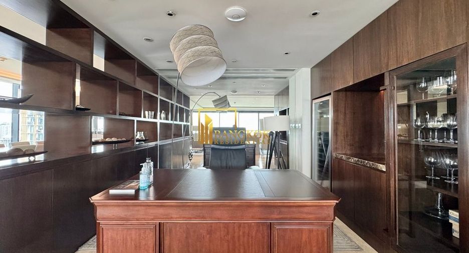 Condo en alquiler de 4 habitaciones en Pathum Wan, Bangkok