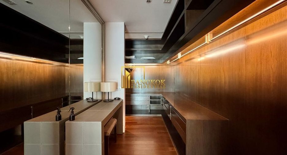 Condo en alquiler de 4 habitaciones en Pathum Wan, Bangkok