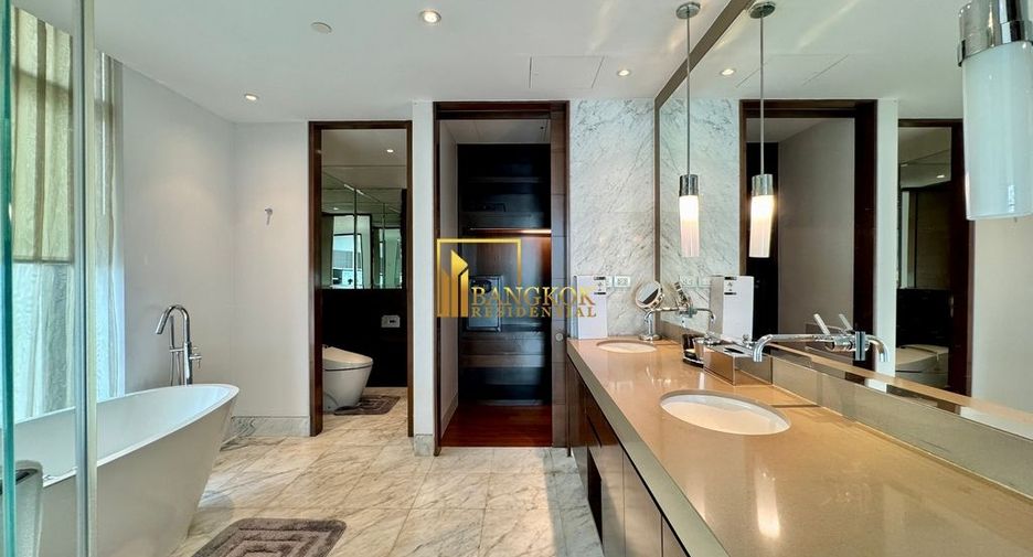 Condo en alquiler de 4 habitaciones en Pathum Wan, Bangkok