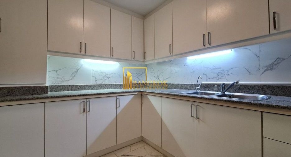 Wohnung zur Miete mit 3 Zimmer in Pathum Wan, Bangkok