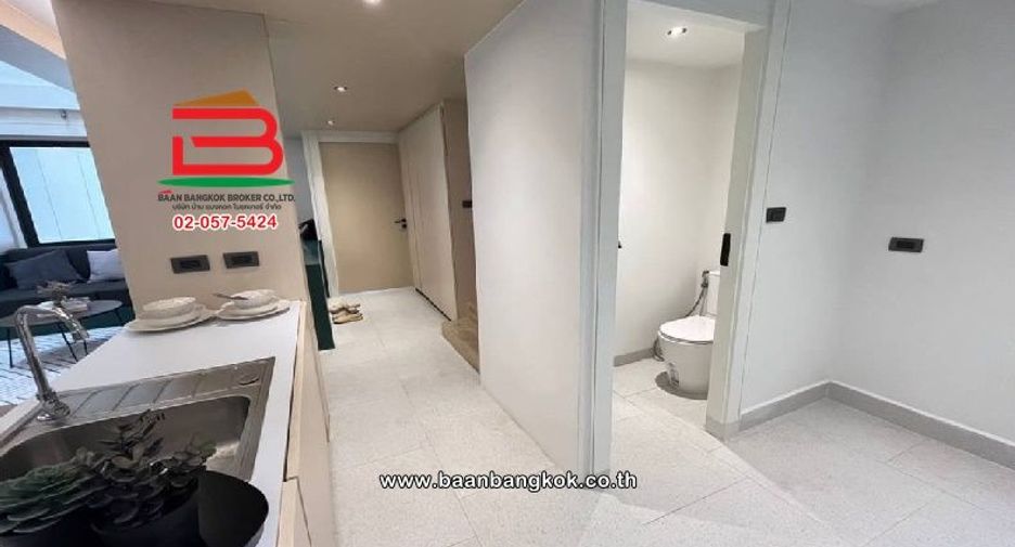 For sale 2 bedrooms townhouse in Watthana, Bangkok