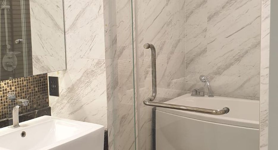 For rent and for sale 4 bedrooms condo in Watthana, Bangkok
