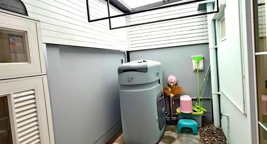 For rent 2 bedrooms townhouse in Prawet, Bangkok