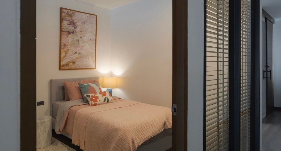 For rent 3 bedrooms townhouse in Bang Rak, Bangkok