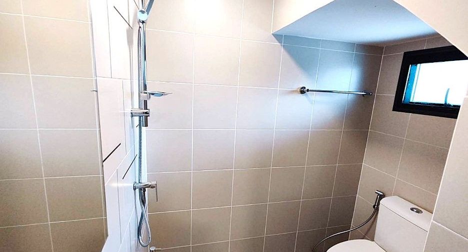 For rent 2 bedrooms townhouse in Bang Phli, Samut Prakan