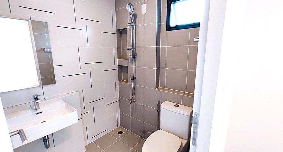 For rent 2 bedrooms townhouse in Bang Phli, Samut Prakan