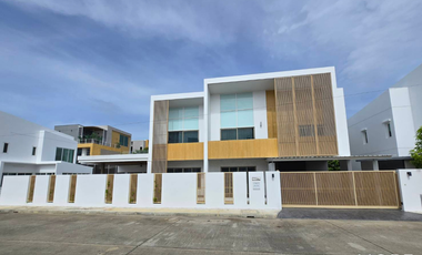À vendre 4 chambres maison à San Kamphaeng, Chiang Mai