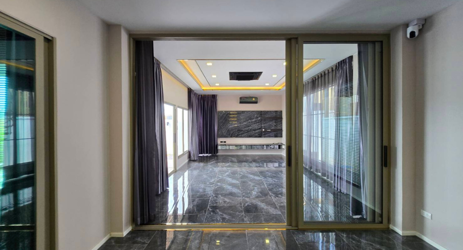 For sale 4 ベッドルーム house in San Kamphaeng, Chiang Mai