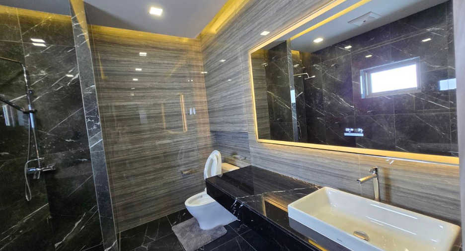For sale 4 ベッドルーム house in San Kamphaeng, Chiang Mai