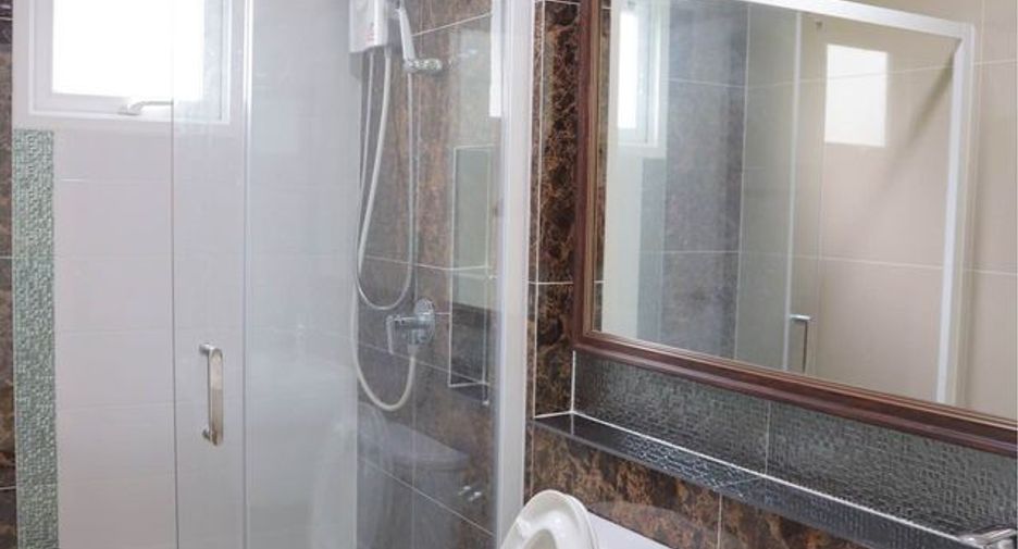 Haus zur Miete mit 4 Zimmer in Bang Phli, Samut Prakan