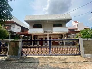 For rent そして for sale 7 Beds house in Phaya Thai, Bangkok