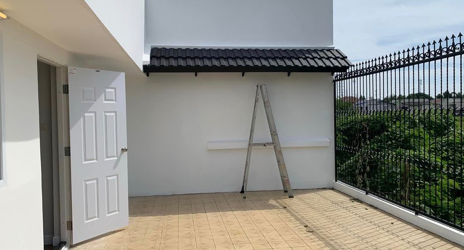 Casa en alquiler de 5 habitaciones en Lat Krabang, Bangkok